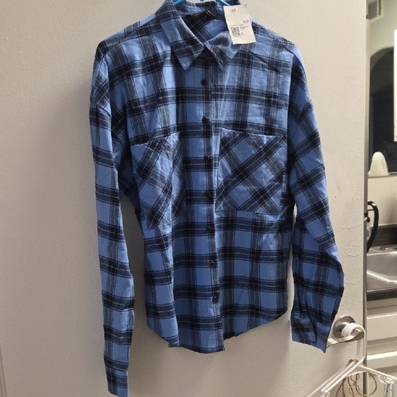 Forever 21 Tops - Forever 21 Blue and Black Plaid Women's Shirt